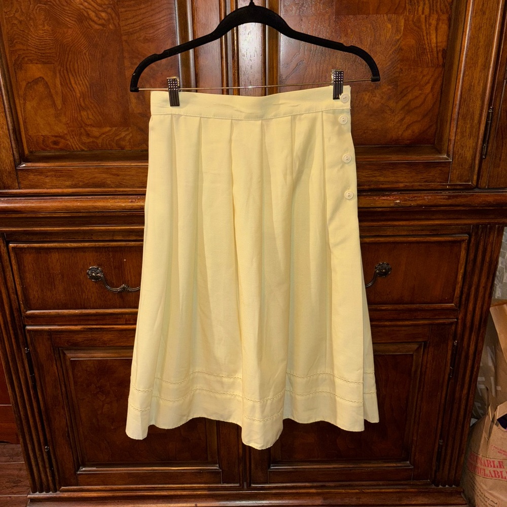 Vintage St Michael UK Yellow Pleated Button-Accent Midi Skirt